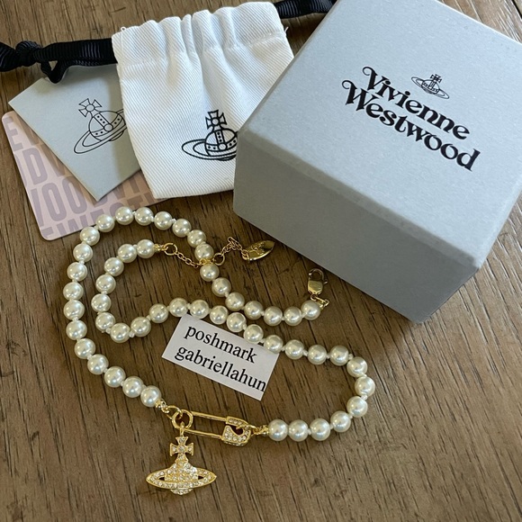 Vivienne Westwood Jewelry - Vivienne Westwood Lucrece Pearl Necklace Gold Tone